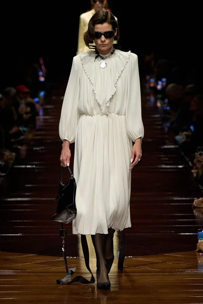 Look 9